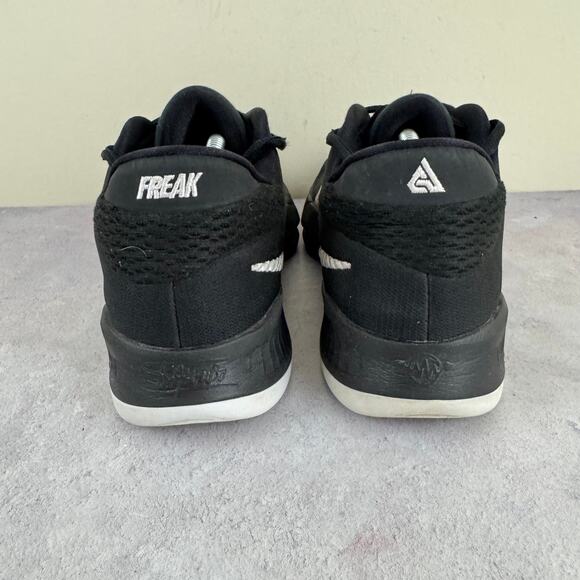 Nike Zoom Freak 4 Men's 7.5 Black White Panda Basketball Shoes Sneakers READ - Picture 3 of 14